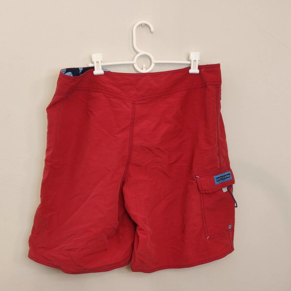 Quiksilver Men's Swim Shorts Size 38 Red Swim Trunks Swimsuit. - Picture 2 of 8